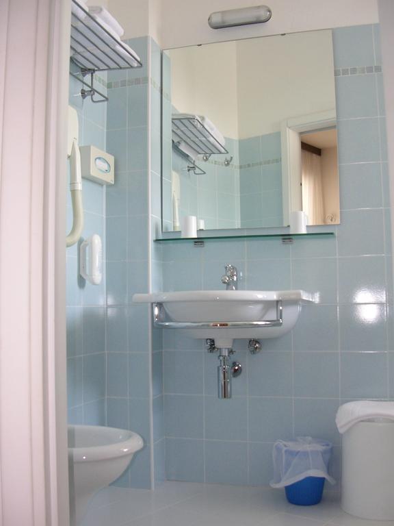 Hotel Escorial Cervia Cameră foto
